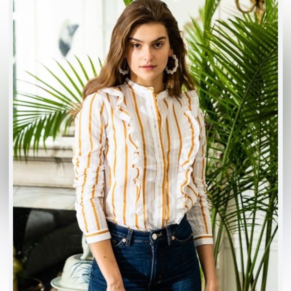 The shirt ruffle button down shirt sz M